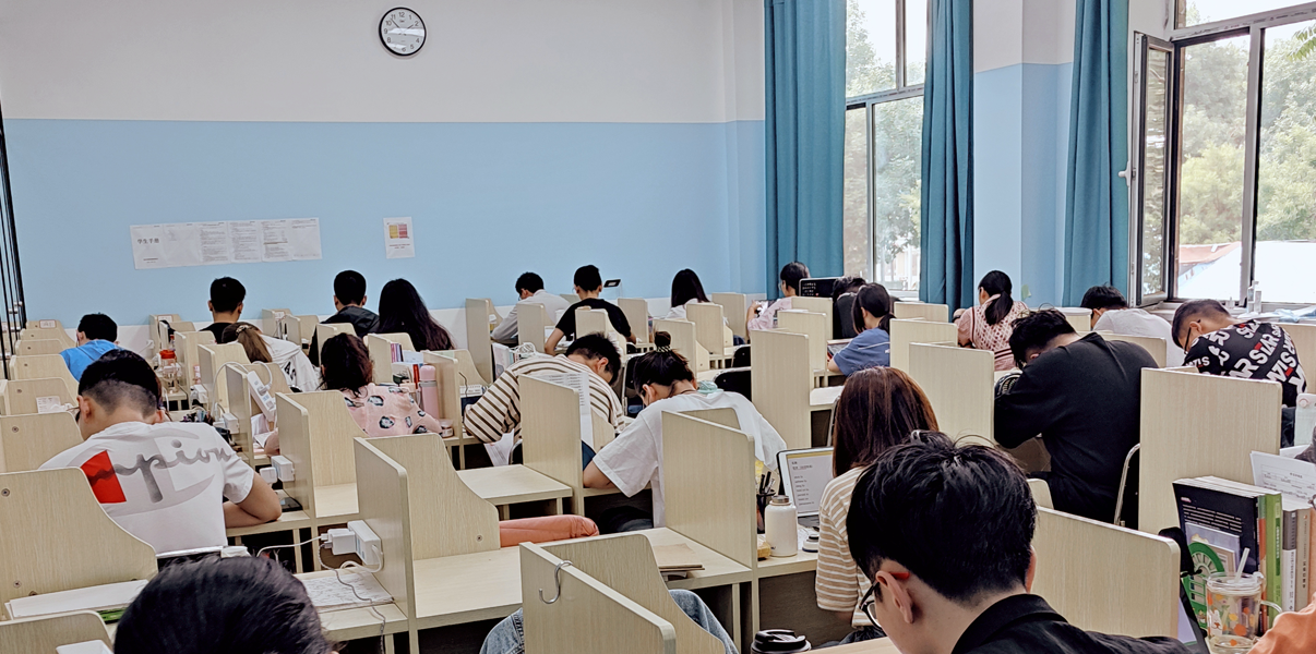 贵港考研寄宿学校-学习氛围